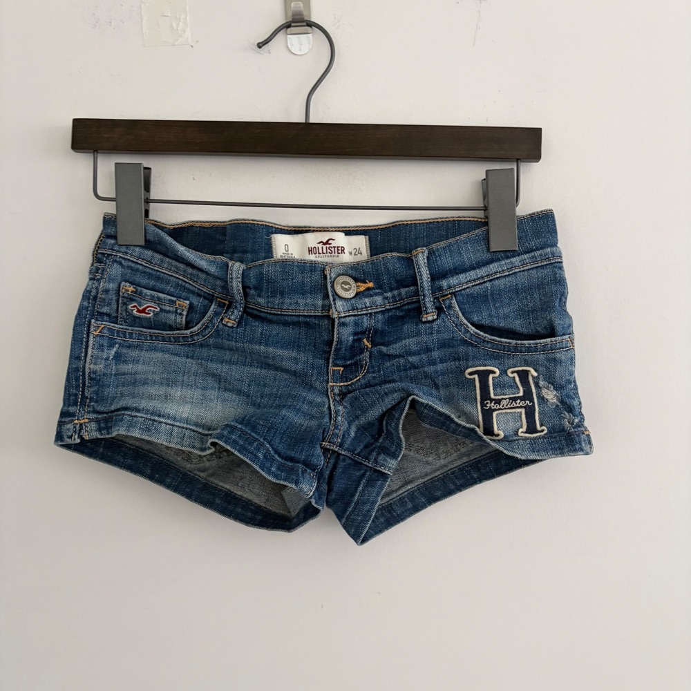 Hollister Women Blue Low Rise Denim Shorty Shorts Size 0 W24